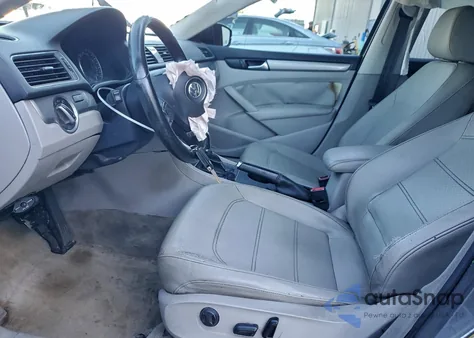 2014 Volkswagen Passat S from USA, damaged, VIN 1VWAH7A31EC023014